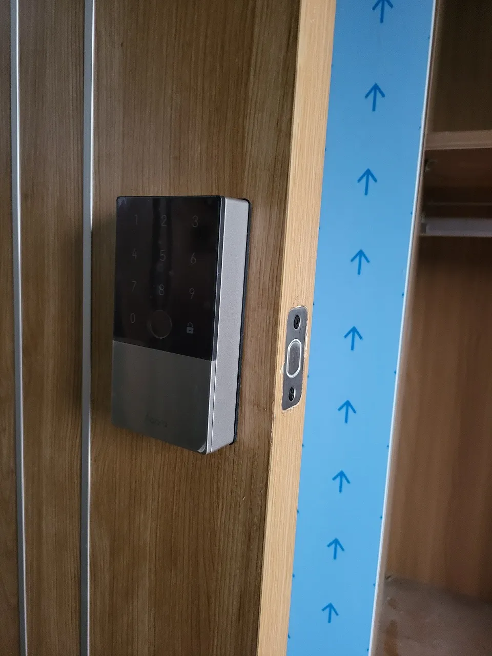 Hình ảnh lắp đặt thực tế khoá aqara U100